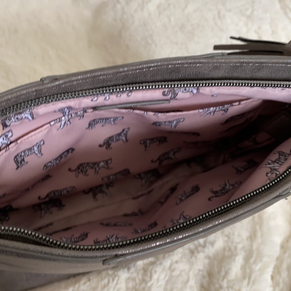 Stella & Dot Work Hard Play Hard Pouch Silver - Picture 5 of 6